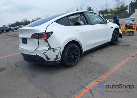 2021 Tesla Model Y Long Range Dual Motor All-Wheel Drive z USA, uszkodzony, nr VIN 5YJYGDEE8MF140248